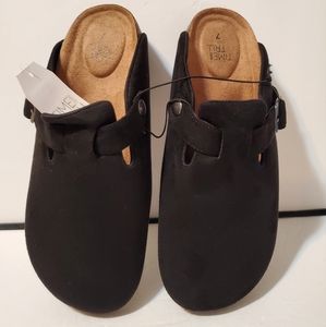 Time and tru comfort footed clogs black size 7